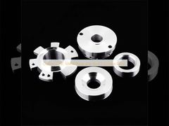 Partes metálicas CNC personalizadas con acabado de superficie Ra 0.1