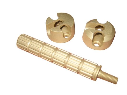 Buen precio Partes mecanizadas de precisión de cobre dorado con acabado superficial Ra 0,8 en línea